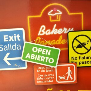 Image signs in Spanish