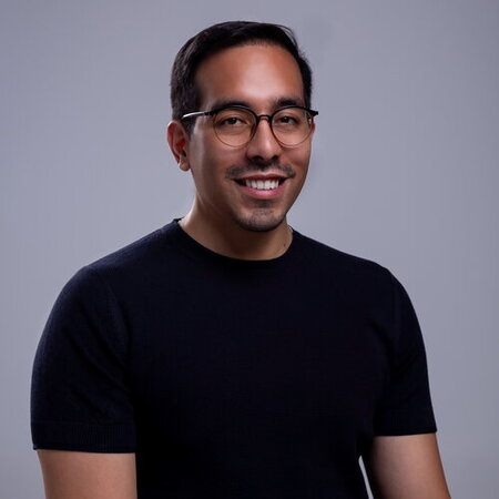 Faculty headshot of Rodrigo Delgado